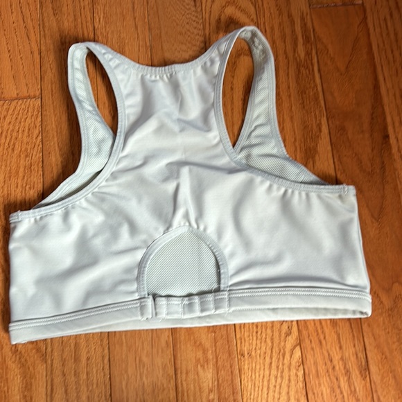 Extra Small Puma Sports Bra, Like New - Picture 3 of 8